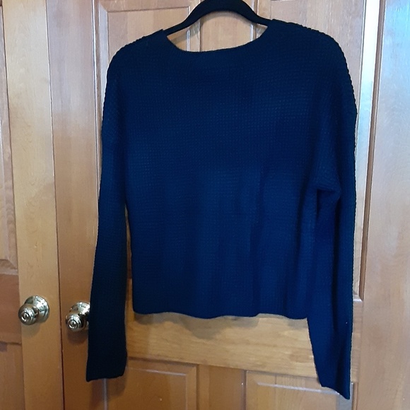 Waffle Knit V-Neck Oversized Cropped Sweater - Picture 2 of 3
